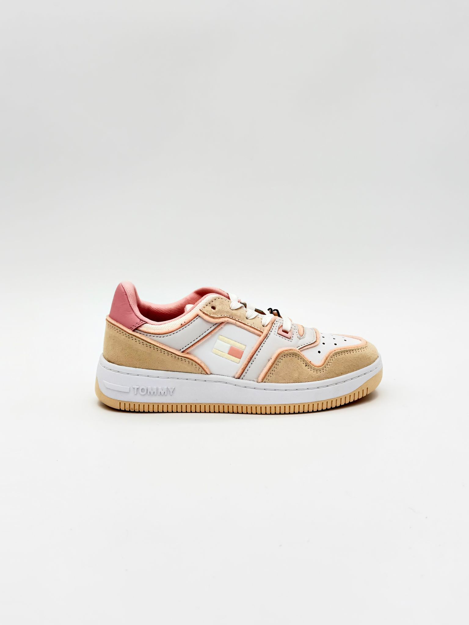 IMG_7731 Tommy Jeans Decon Basket Low Cut - immagine 1